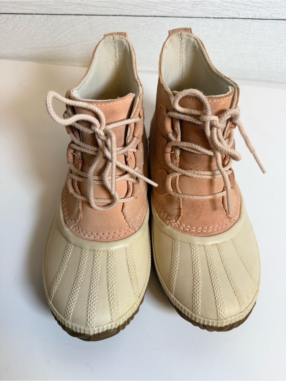 Sorel Out ‘N About Women's Beige and pink suede waterproof ankle boots size 9